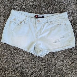 Scissor denim shorts